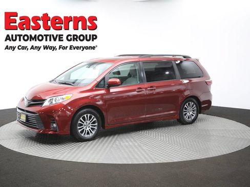 Used 2019 Toyota Sienna XLE FWD image 59