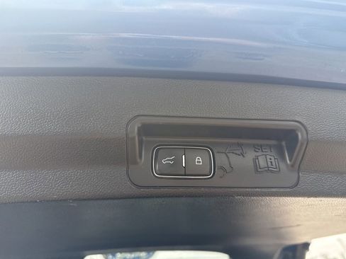 Used 2020 Ford Explorer XLT w/ Equipment Group 202A image 14