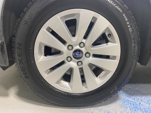 Used 2018 Subaru Outback 2.5i Premium image 25