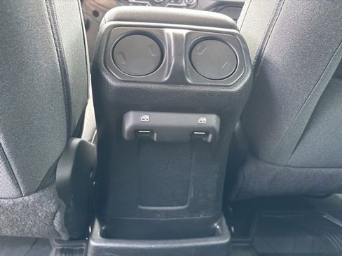Used 2024 Jeep Wrangler Unlimited w/ Convenience Group AWD/4WD image 31