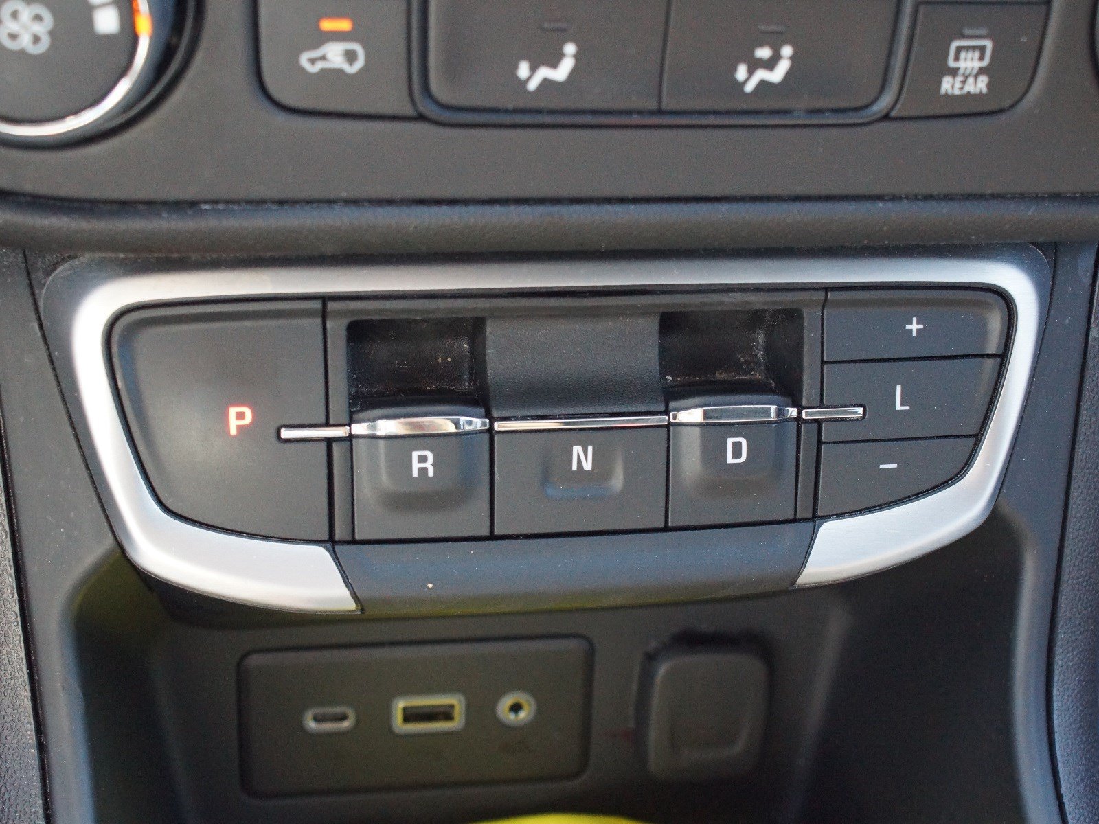 Used 2024 GMC Terrain SLE AWD/4WD image 10