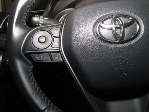 Used 2023 Toyota Camry SE FWD image 5