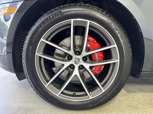 Certified 2024 Porsche Macan S AWD/4WD image 13