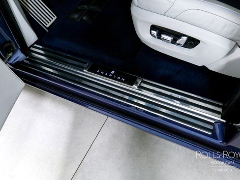 Used 2019 Rolls-Royce Phantom Sedan image 17