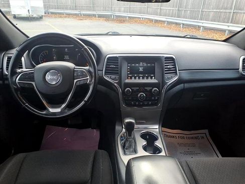 Used 2020 Jeep Grand Cherokee Laredo image 21