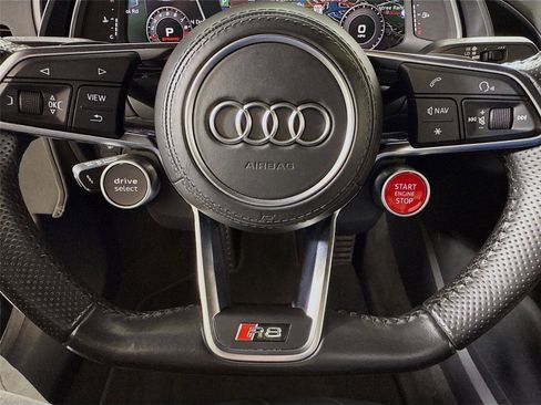 Used 2017 Audi R8 V10 image 18