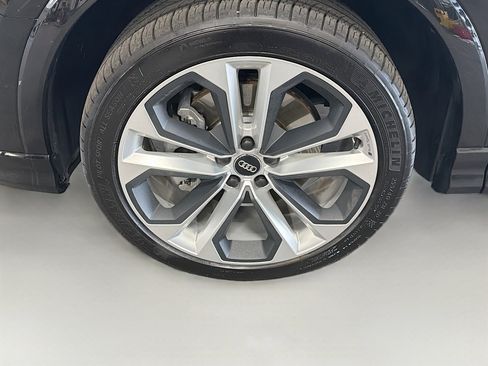 Used 2021 Audi Q3 2.0T Premium w/ Convenience Package AWD/4WD image 11
