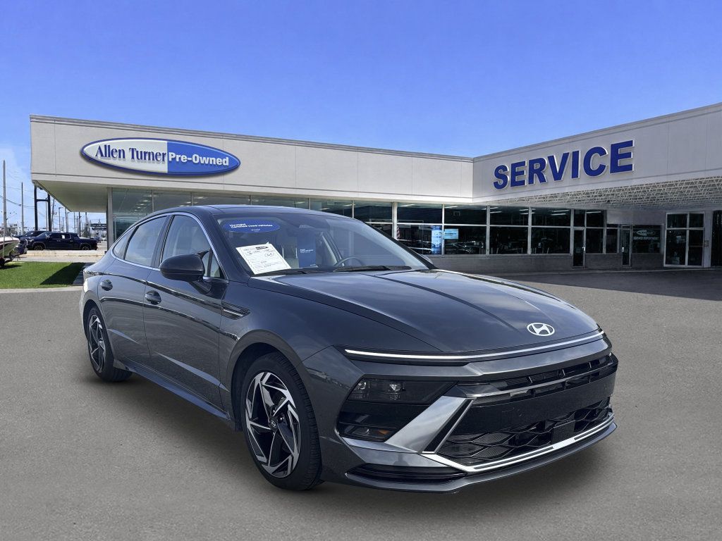 Certified 2025 Hyundai Sonata SEL FWD image 2