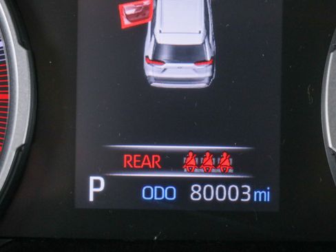 Used 2021 Toyota RAV4 XLE w/ Convenience Package FWD image 16