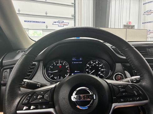 Used 2019 Nissan Rogue SV AWD/4WD image 21