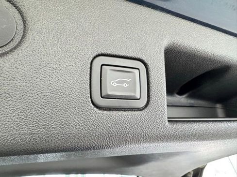 Used 2019 Chevrolet Equinox LT image 36