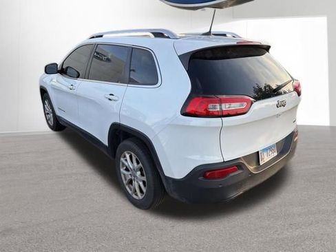 Used 2018 Jeep Cherokee Latitude Plus w/ Comfort/Convenience Group FWD image 5