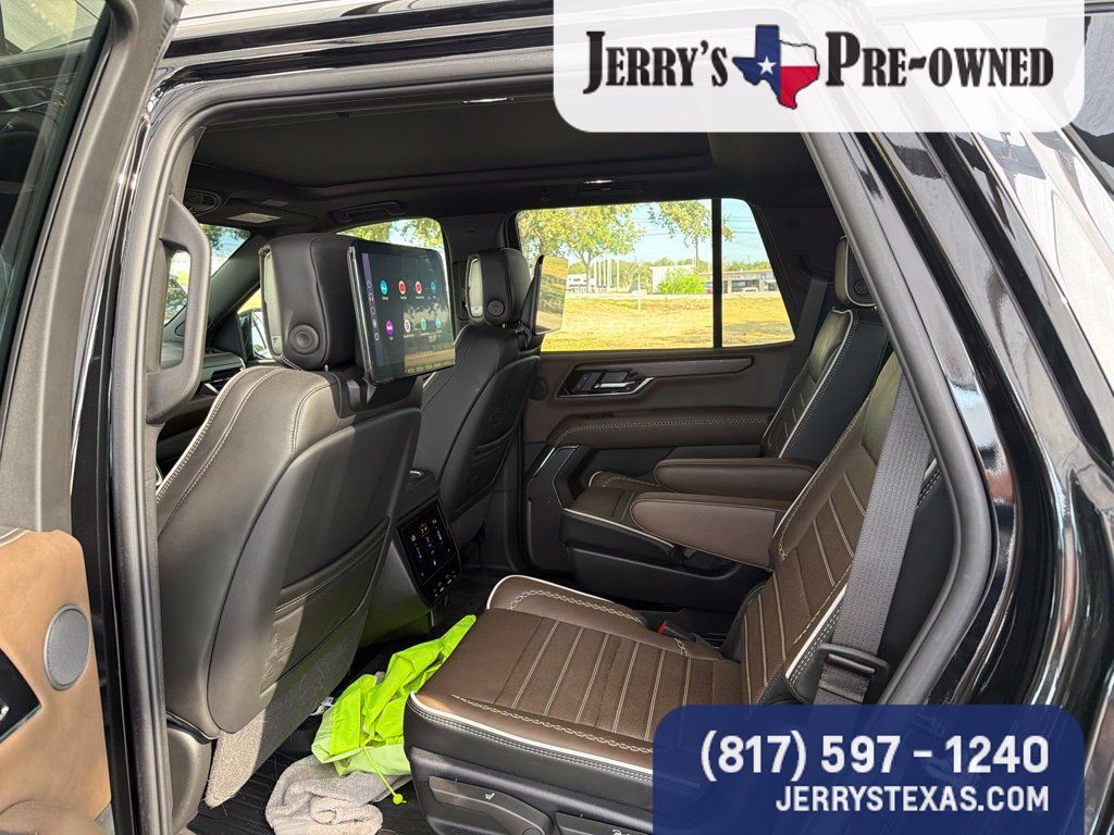 Used 2026 GMC Yukon Denali Ultimate AWD/4WD image 15