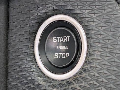 Used 2022 Land Rover Range Rover Velar R-Dynamic S AWD/4WD image 18