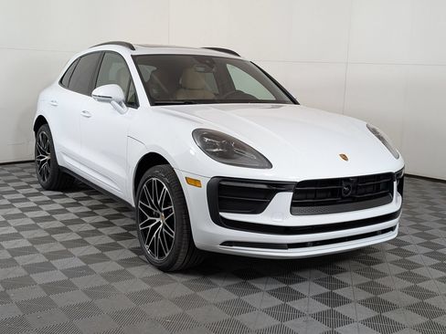 Used 2026 Porsche Macan AWD/4WD image 8