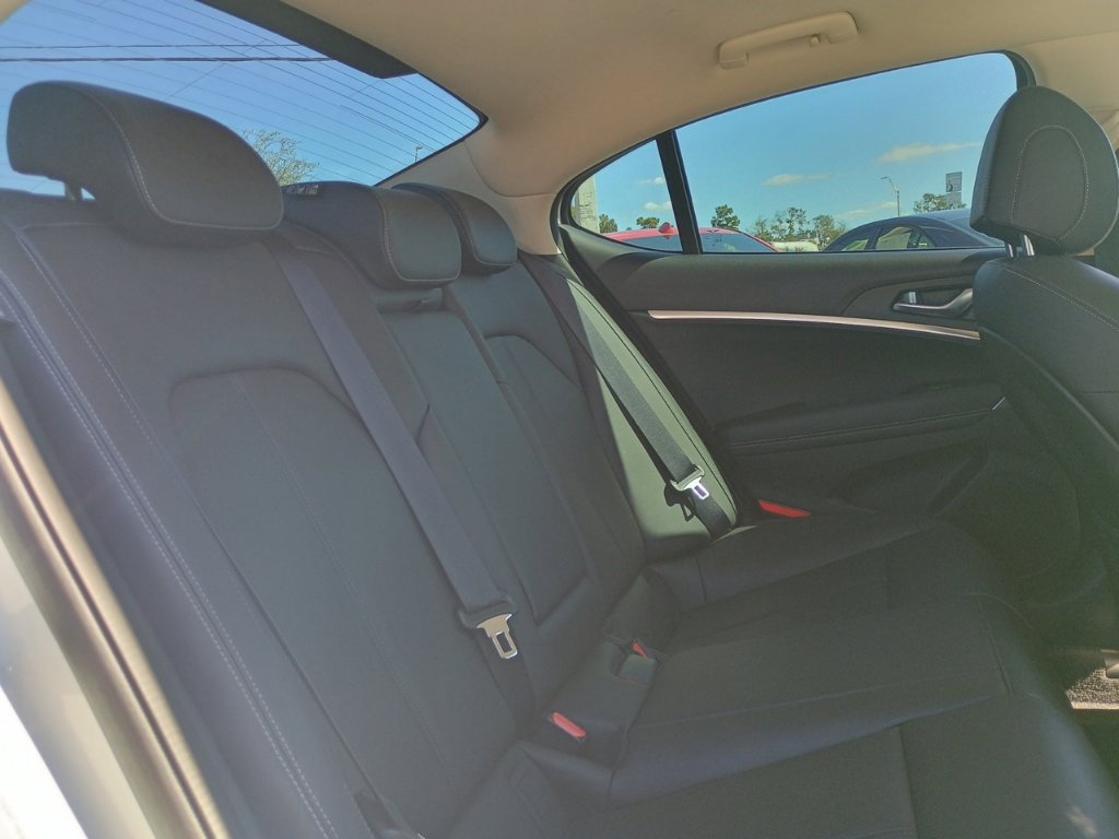 Used 2025 Genesis G70 2.5T AWD/4WD image 20