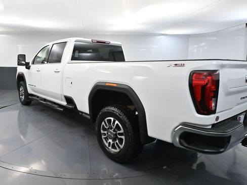 Used 2024 GMC Sierra 3500 SLE w/ SLE Convenience Package image 9