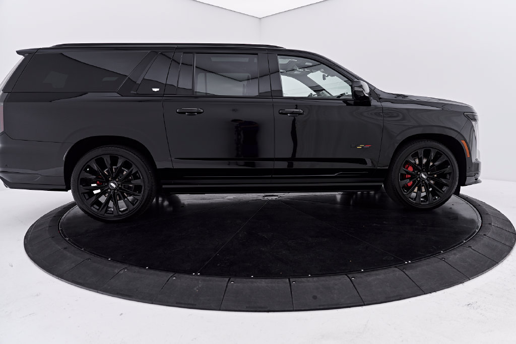 Used 2026 Cadillac Escalade ESV V w/ LPO, ONYX Package AWD/4WD image 16