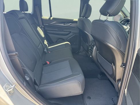 New 2026 Jeep Grand Cherokee Laredo X RWD image 11