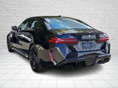 Used 2025 BMW M5 w/ Executive Package image 4