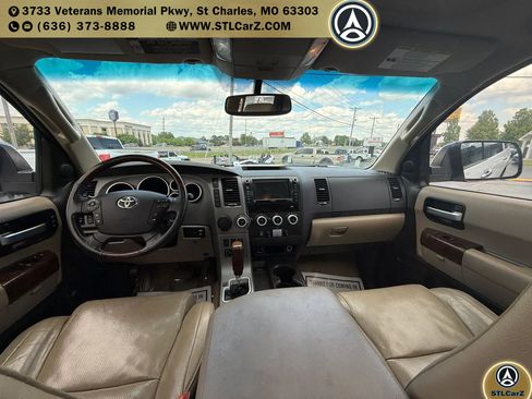 Used 2010 Toyota Sequoia Platinum RWD image 11