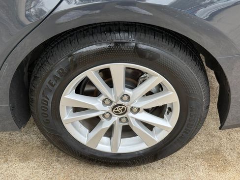 Used 2025 Toyota Camry LE image 30