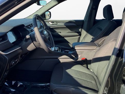 New 2025 Jeep Grand Cherokee L Laredo w/ Luxury Tech Group I AWD/4WD image 9