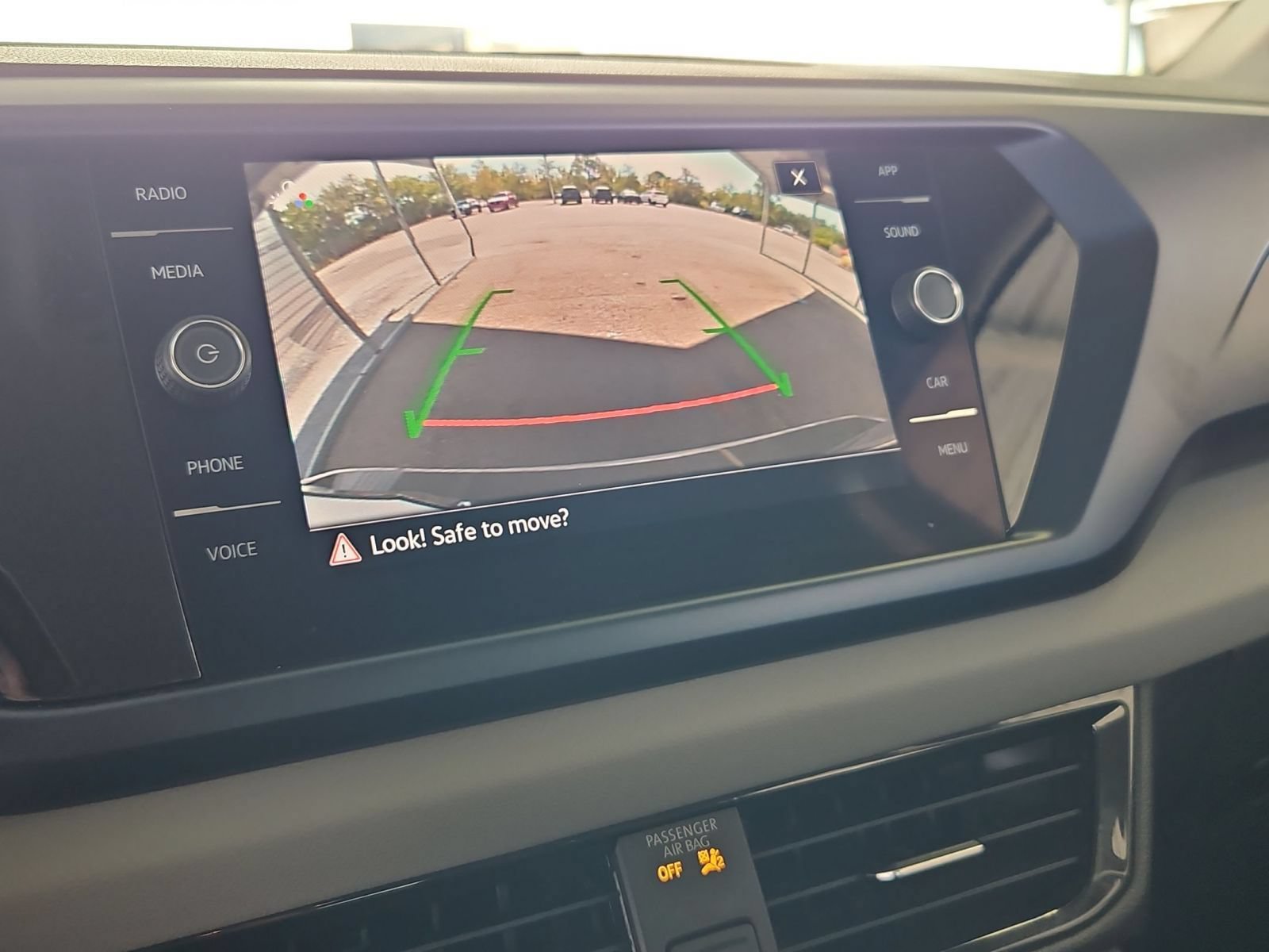 Used 2022 Volkswagen Taos SE FWD image 16
