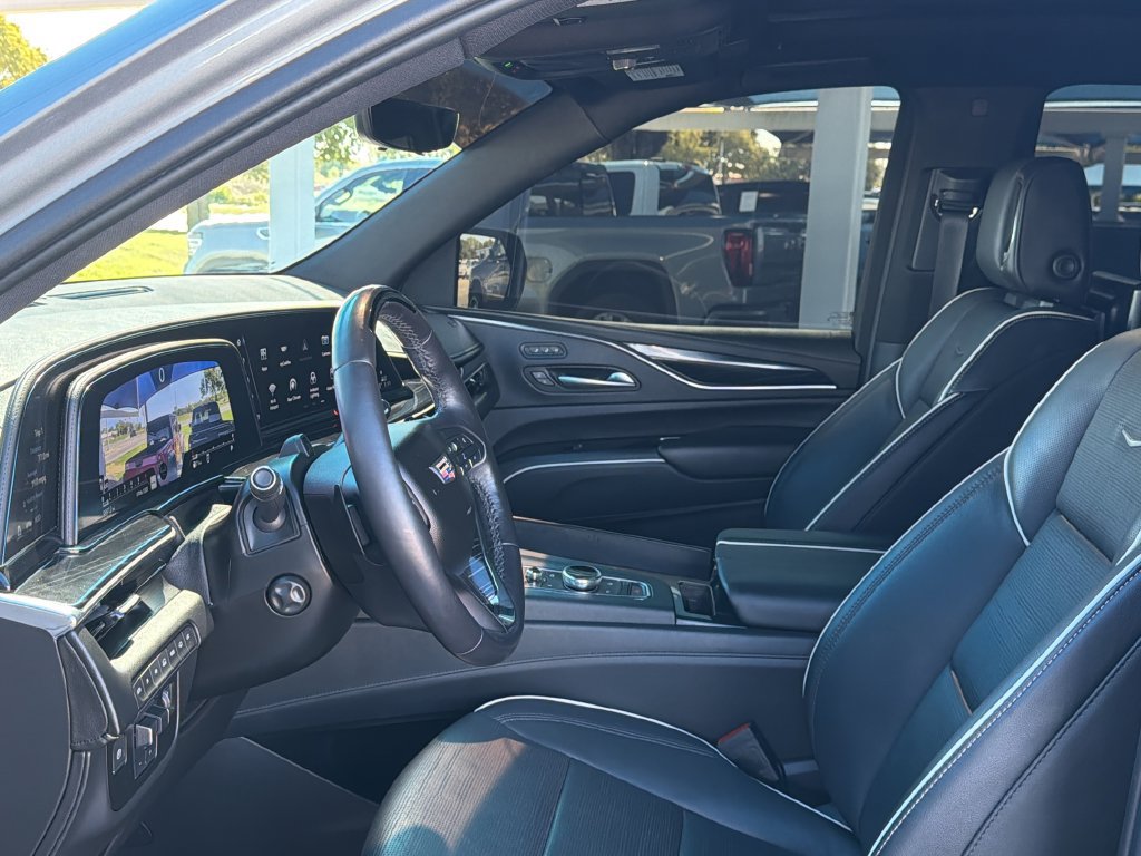 Used 2023 Cadillac Escalade Sport w/ LPO, ONYX Package AWD/4WD image 20