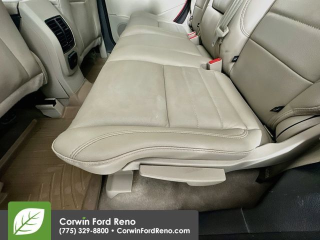 Used 2016 Ford Escape Titanium w/ Equipment Group 301A AWD/4WD image 28
