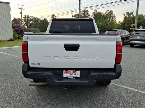 Used 2024 Toyota Tacoma SR AWD/4WD image 12