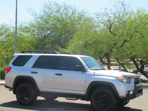 Used 2011 Toyota 4Runner Trail AWD/4WD image 4
