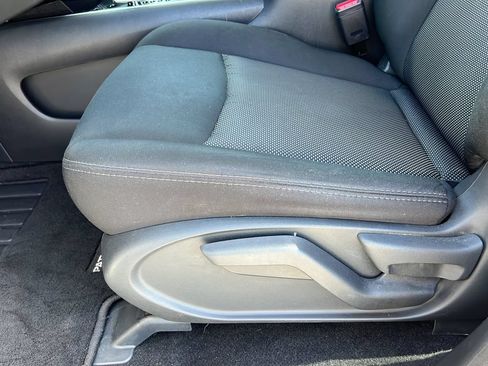 Used 2020 Nissan Pathfinder S FWD image 17