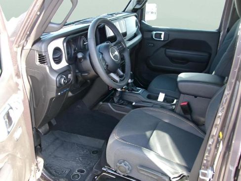 Used 2025 Jeep Wrangler Unlimited Sport S 4xe AWD/4WD image 9
