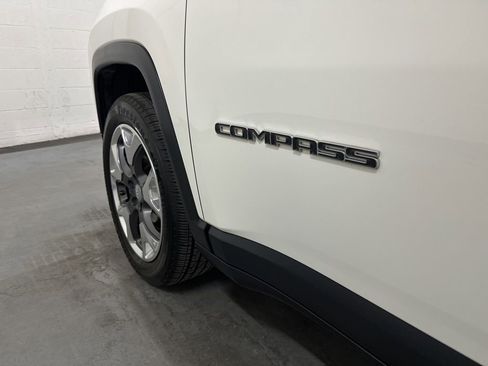 Used 2018 Jeep Compass Limited w/ Navigation Group AWD/4WD image 20