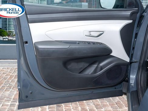 Used 2025 Hyundai Tucson SEL FWD image 12