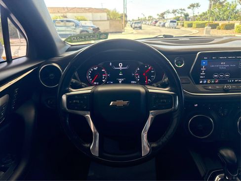 Used 2019 Chevrolet Blazer Premier w/ Sun and Wheels Package FWD image 17
