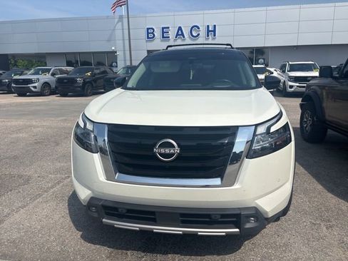 Used 2022 Nissan Pathfinder Platinum w/ Lighting Package (N93) AWD/4WD image 8