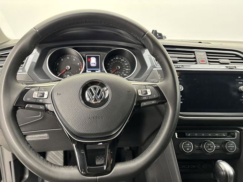 Used 2020 Volkswagen Tiguan SE image 22