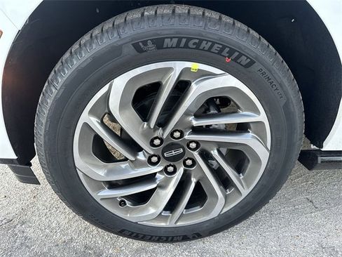 New 2025 Lincoln Navigator Reserve image 10