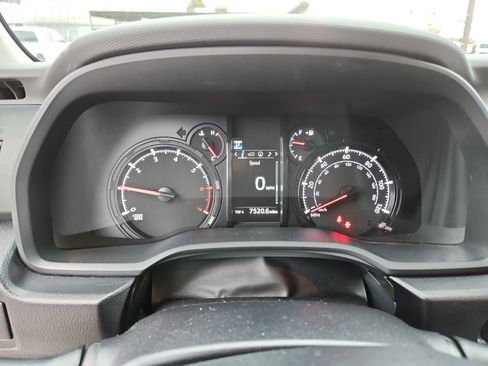 Used 2022 Toyota 4Runner SR5 Premium image 10