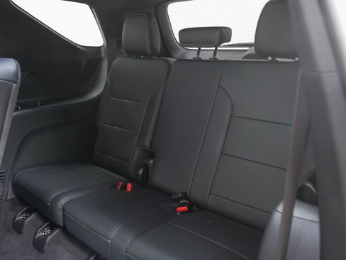 Used 2025 Chevrolet Traverse LT w/ Midnight/Sport Edition AWD/4WD image 15
