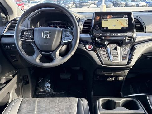 Used 2023 Honda Odyssey Elite image 3