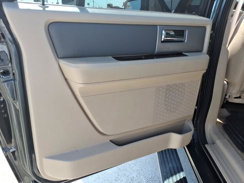Used 2012 Ford Expedition EL XLT RWD image 18