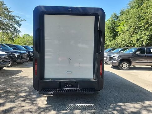 Used 2024 Chevrolet Brightdrop 400 w/ Commercial Equipment Package AWD/4WD image 3
