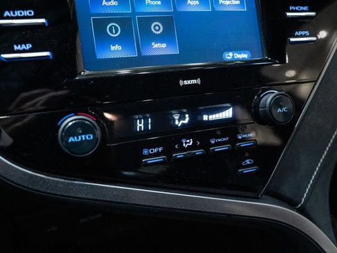 Certified 2020 Toyota Camry SE image 25