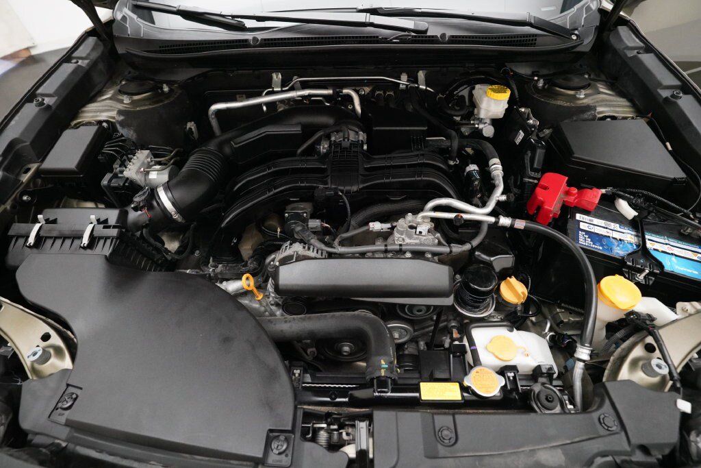 Used 2020 Subaru Outback Touring AWD/4WD image 3
