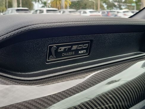 Used 2022 Ford Mustang Shelby GT500 w/ Carbon Fiber Track Pack image 29