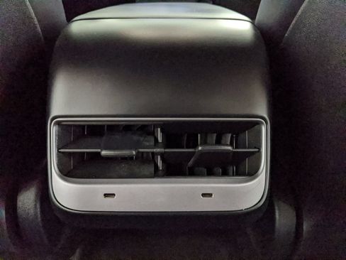 Used 2024 Tesla Model Y Long Range AWD/4WD image 13