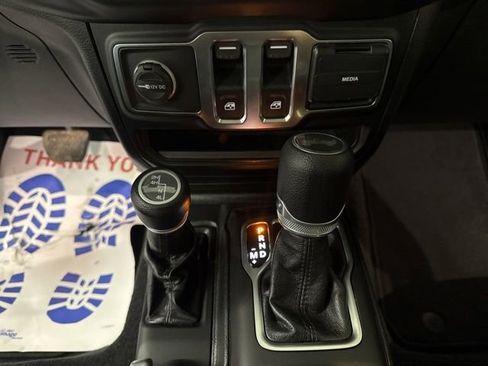 Used 2021 Jeep Wrangler Sport AWD/4WD image 29